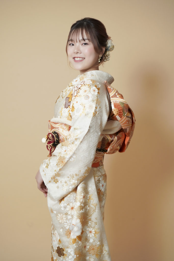 着物を着た女性