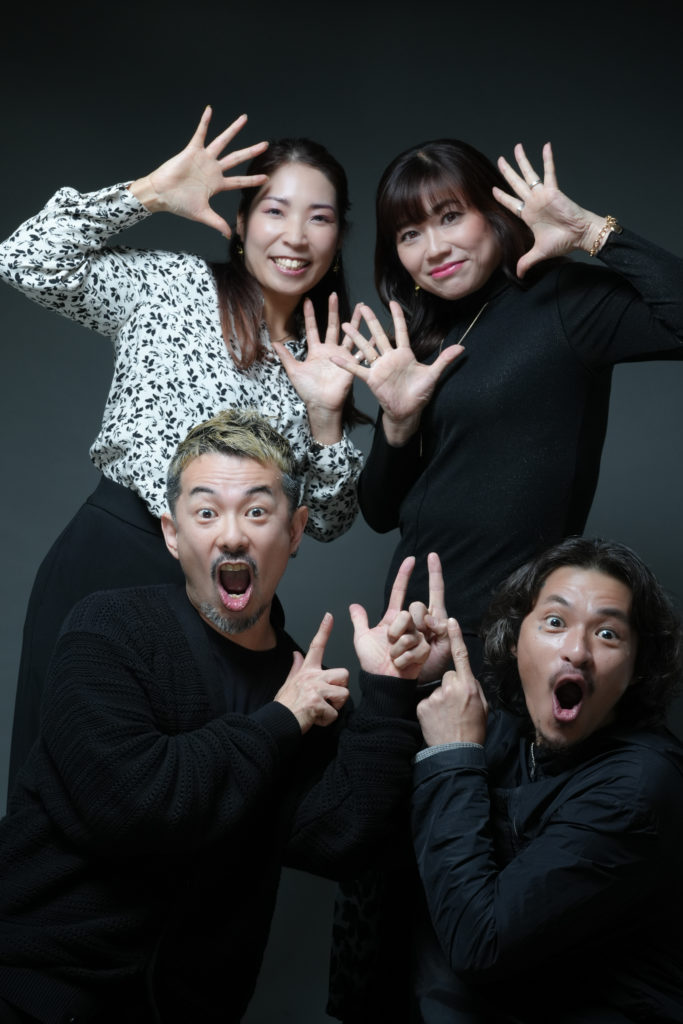 Studio Fictionのふたりとアヤさんとダイエットコーチのつくねさんの写真