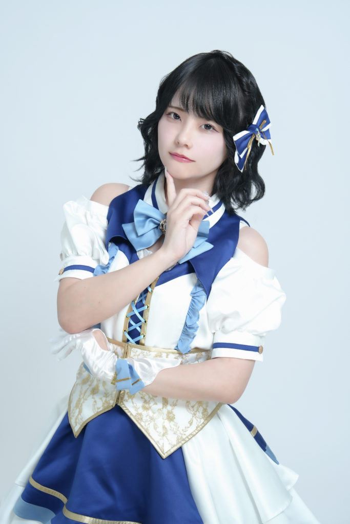 アイドルがすましている